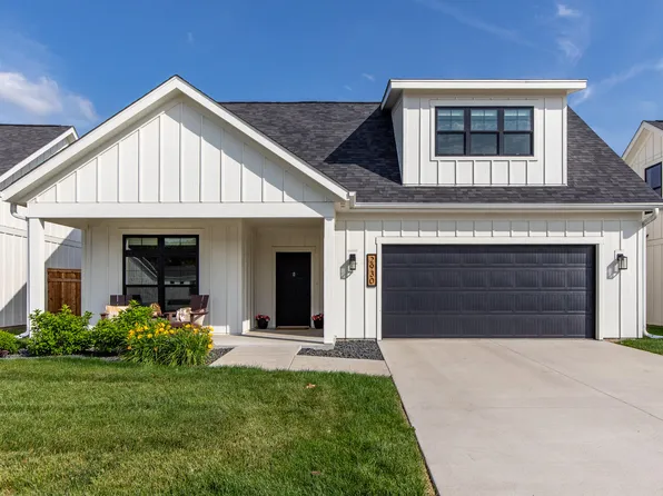 2930 Green Hills Dr, Ames, IA 50014