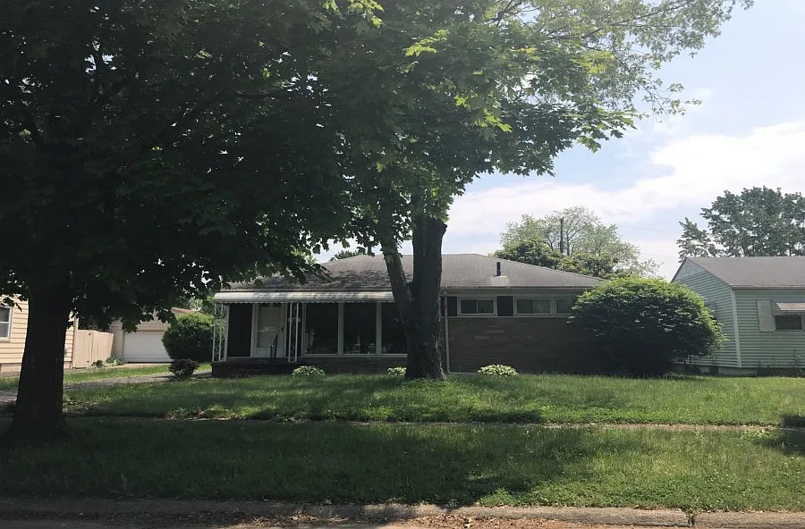 1306 Maetzel Dr photo 1