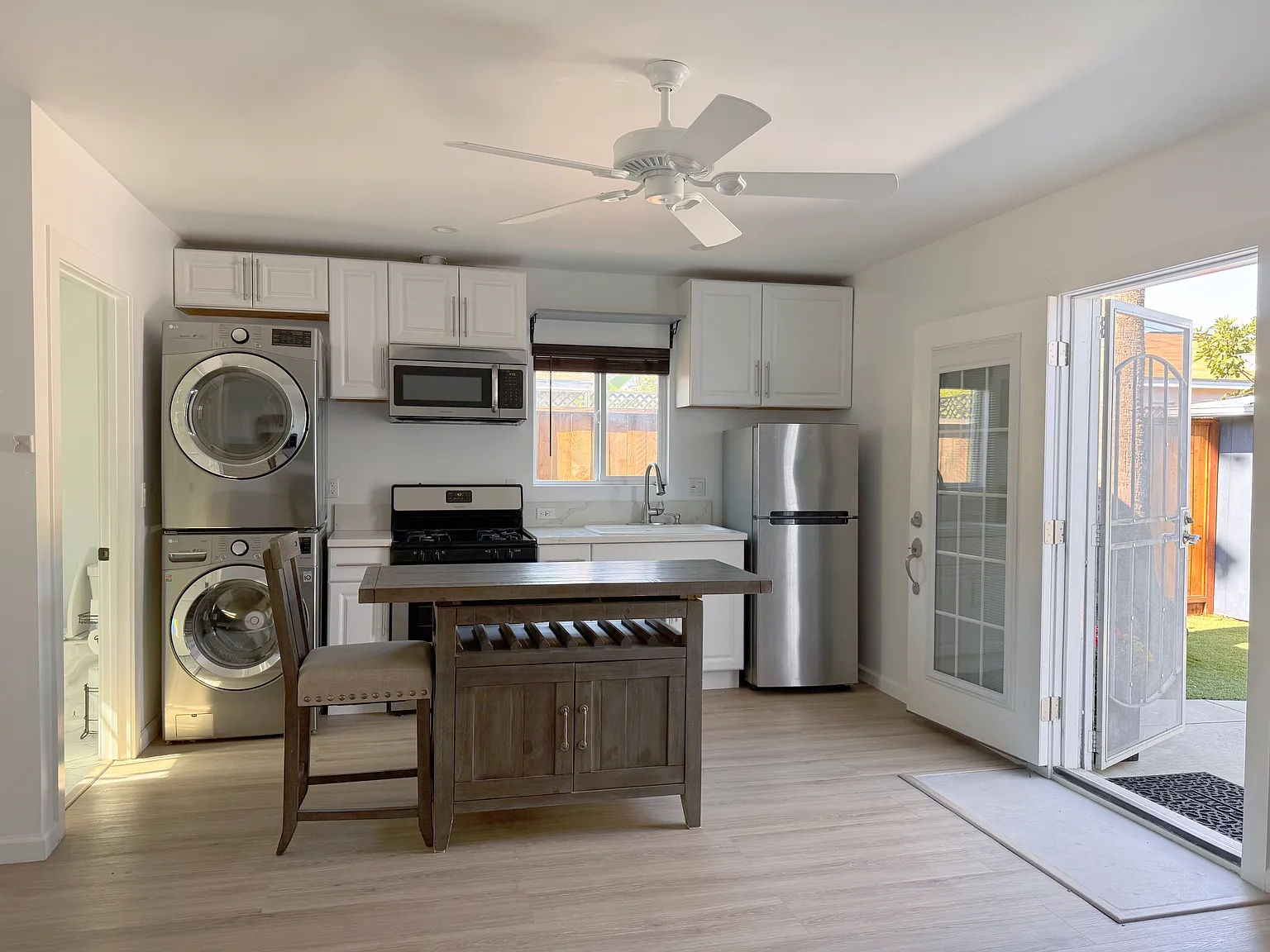 3541 Helms Ave — Photo 4