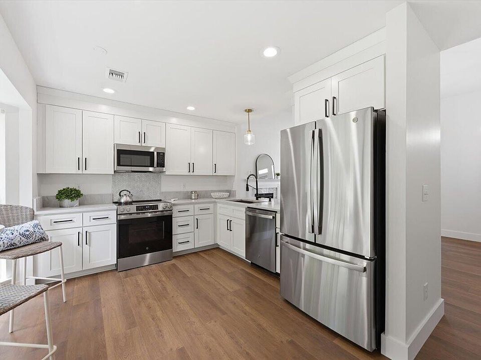 1st image of 2717 Palmetto Hall Blvd