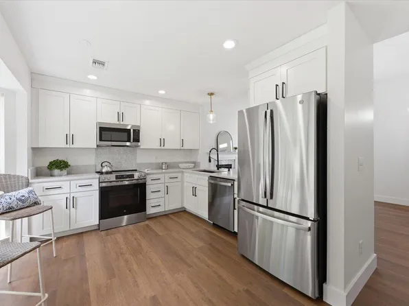 2717 Palmetto Hall Blvd, Mount Pleasant, SC 29466