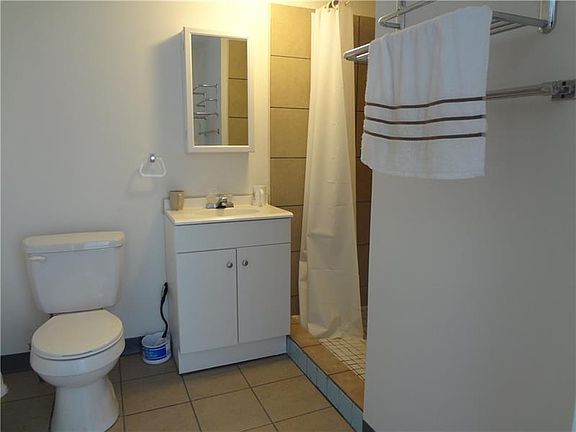 2nd image of 4774 Cypress St