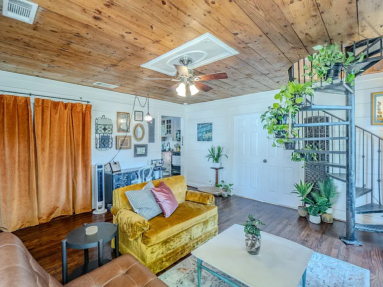 904 Florence St — Photo 20