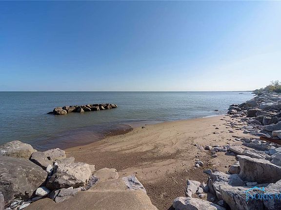 4th image of 613 Cedar Point Rd
