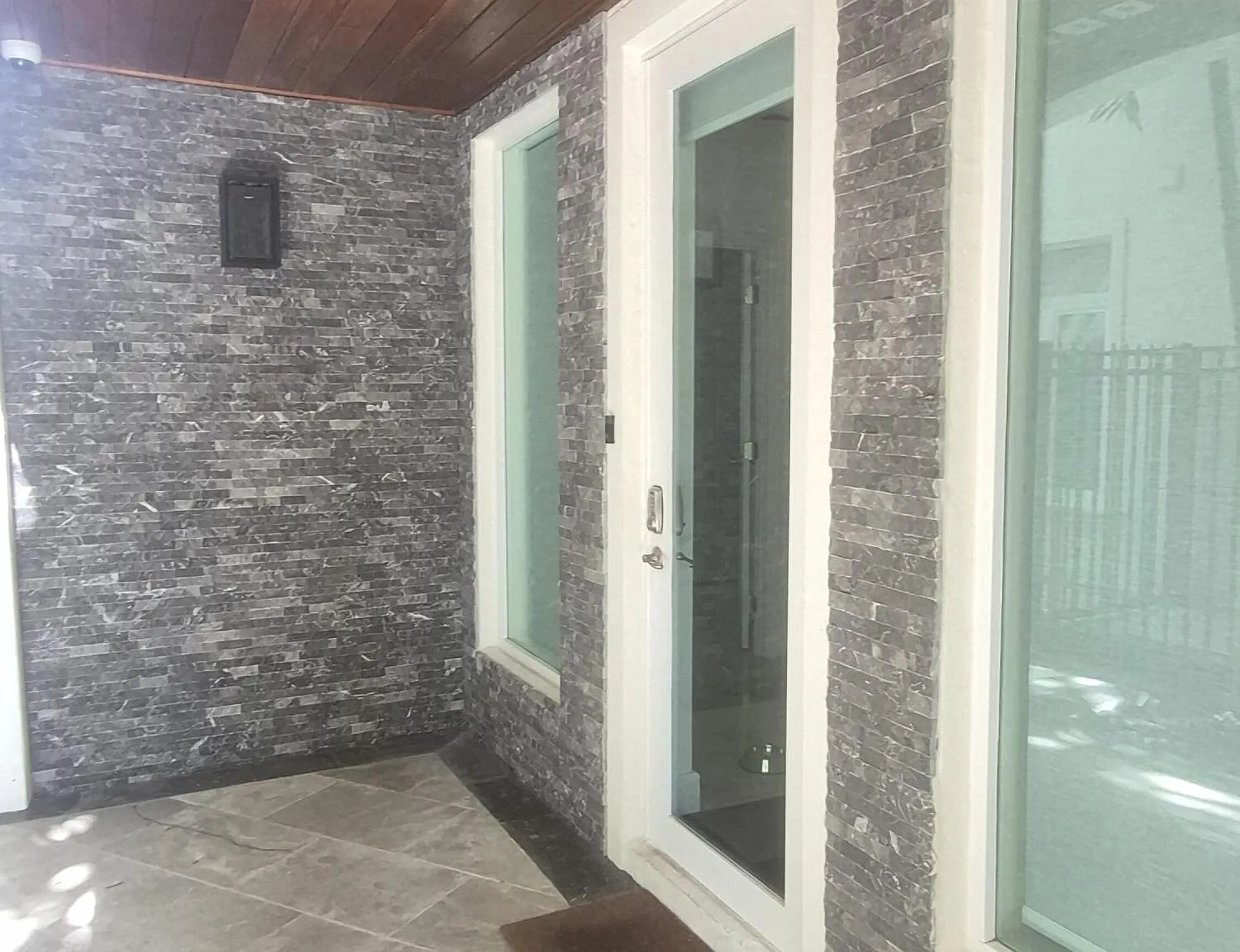 3 bed, 4.5 bath, 3928 sqft, $10,500 — Photo 3