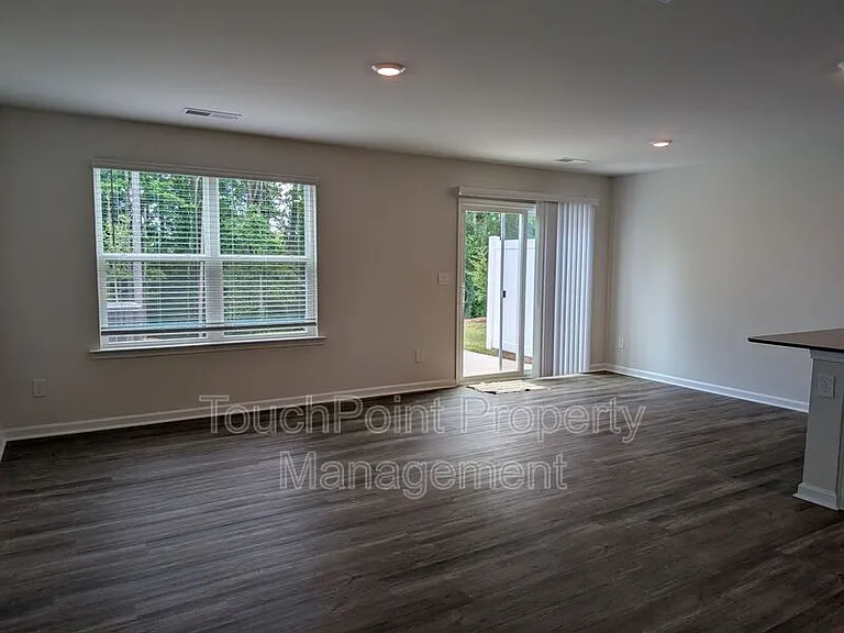 5132 Hyrule Dr — Photo 4
