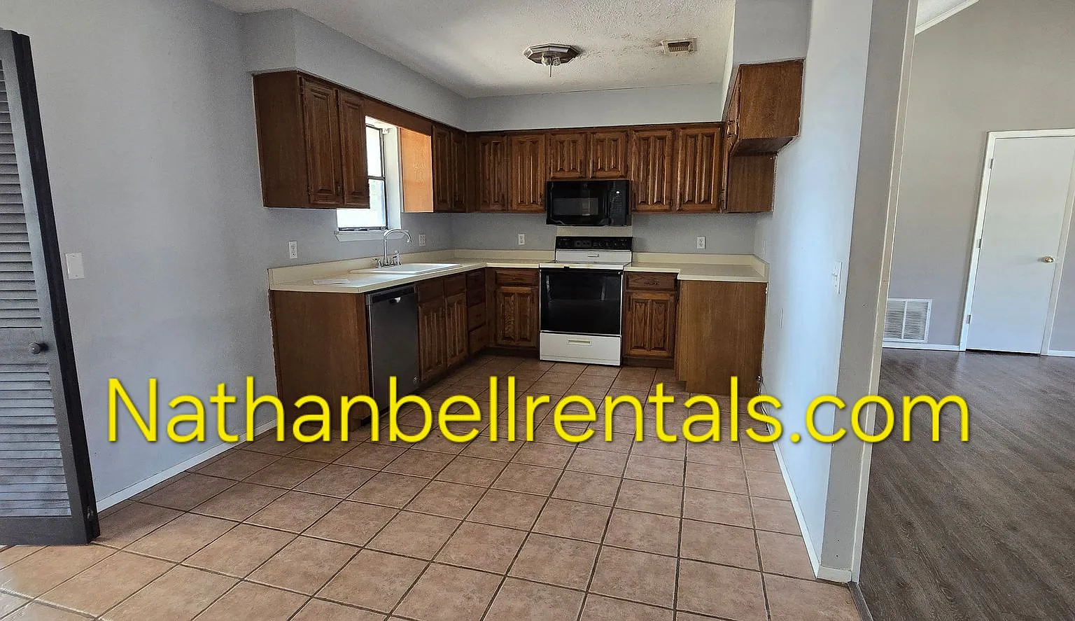 6650 Inwood Dr — Photo 3