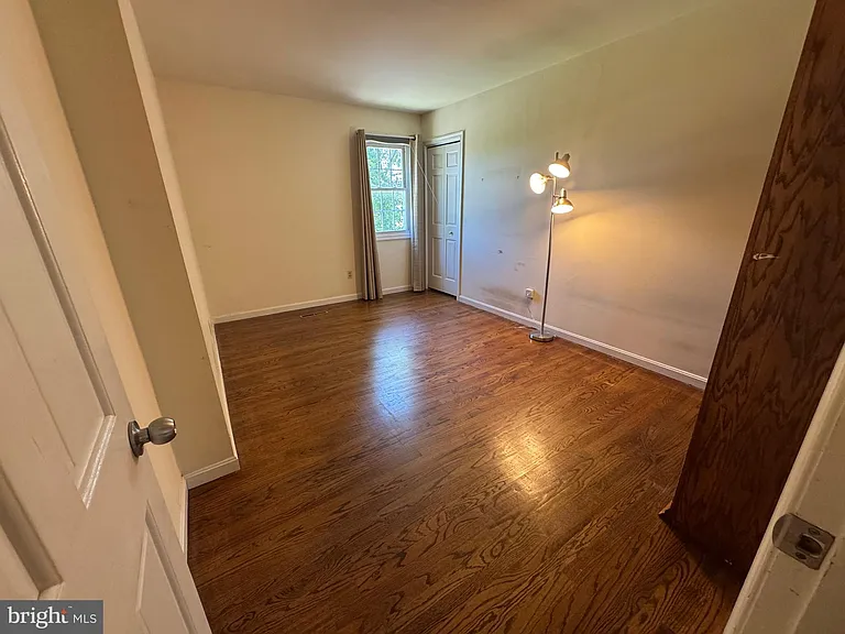 317 W Seminary Ave — Photo 19