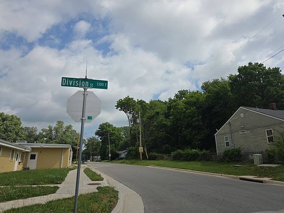 5th image of 1725 N Fremont Ave