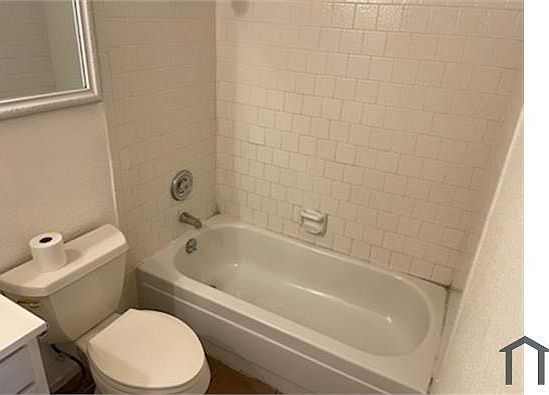 5th image of 4379 Cy Cliffview Cir APT 3