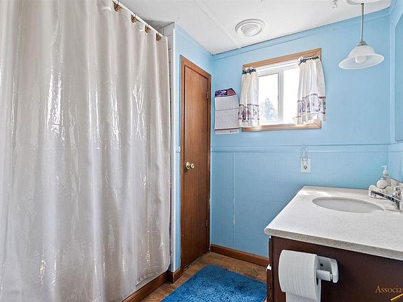 5th image of 6011 Hillside Dr