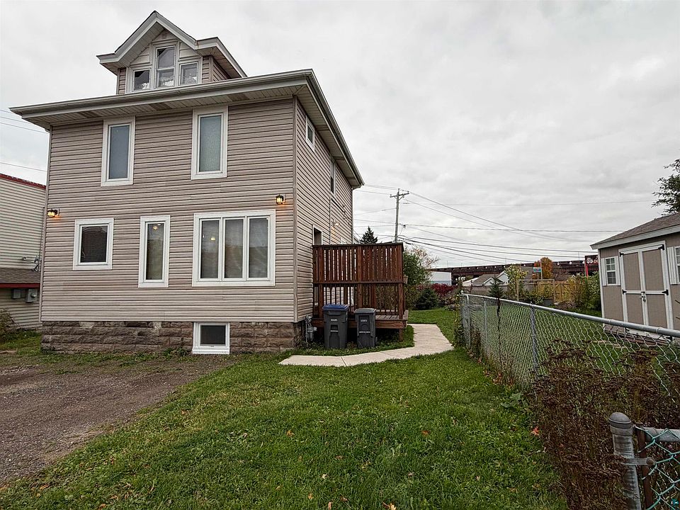 1st image of 3105 W 3rd St