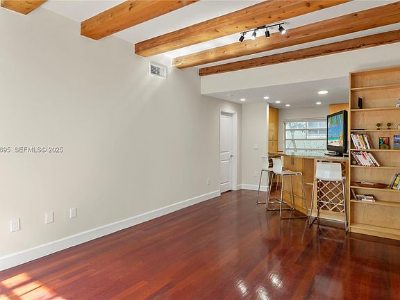 3rd image of 1605 Euclid Ave #A-1