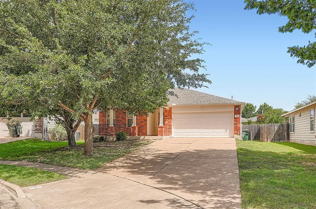 3 bed, 2.0 bath, 1715 sqft, $2,200 — Photo 2