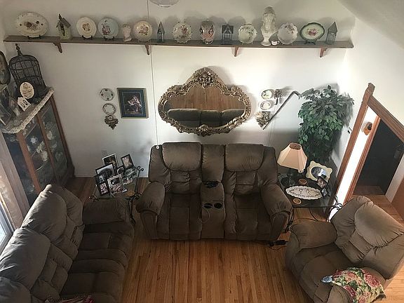 4th image of 411 Iowa Ave