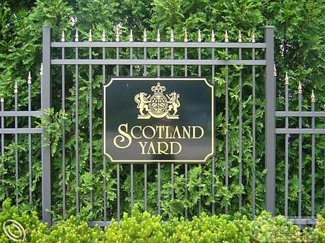 Scotland Yard Sign.JPG