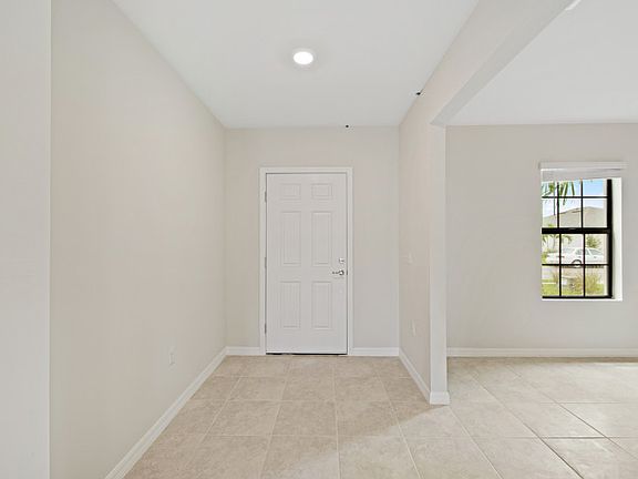 Flex Room next to Foyer
