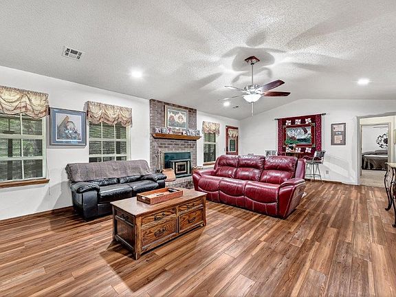 4th image of 8149 Fairway Dr