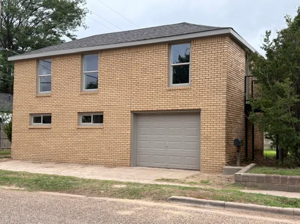 2301 13th St #B, Lubbock, TX 79401