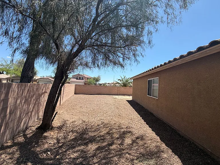 2817 King Michael Ave — Photo 19