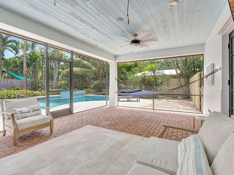 2436 Holly Ln NE — Photo 43