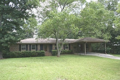 4 sided brick ranch on full basement