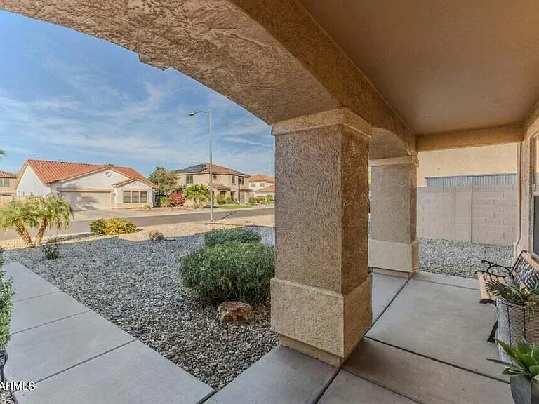 10617 W Daley Ln — Photo 48