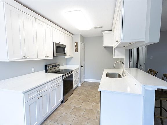 4th image of 2709 Bayou Cook Dr