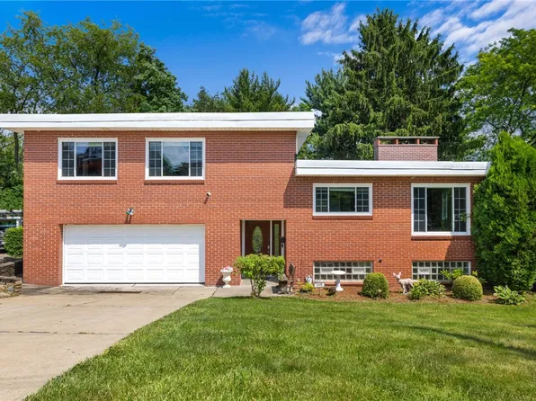 1145 Edward Dr, Pittsburgh, PA 15227