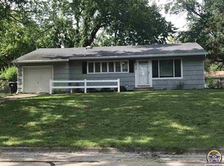 1932 SW Harp Pl, Topeka, KS 66611
