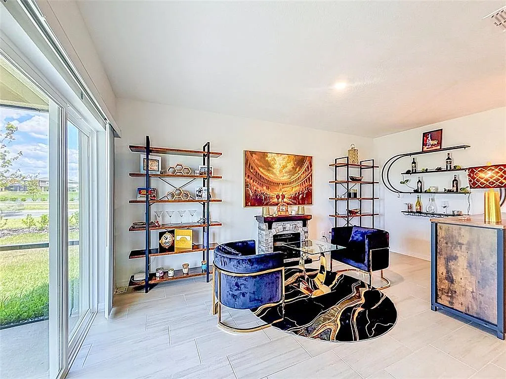5 bed, 3.0 bath, 3326 sqft, $3,300 — Photo 3