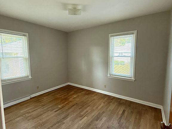 5th image of 149 Avondale Ave