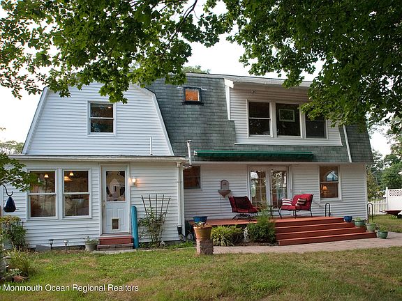 2nd image of 540 Dow Ave