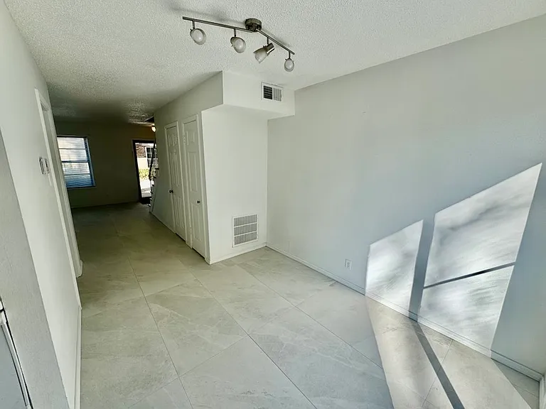 2422 E 59th Ct #4 — Photo 9