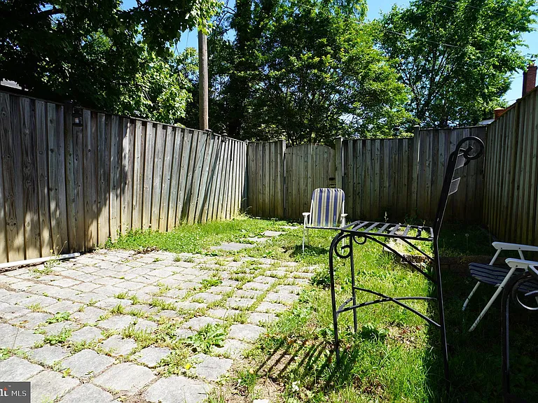 2161 N Brandywine St — Photo 22