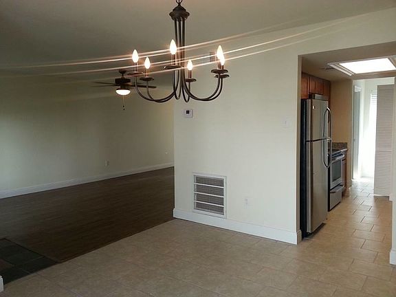 2nd image of 207 Parkview Blvd