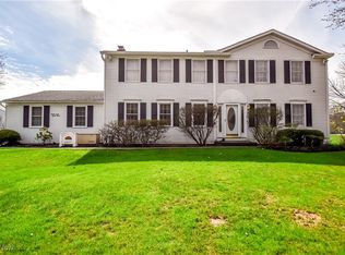 8883 E Pilgrim Dr, Chagrin Falls, OH 44023