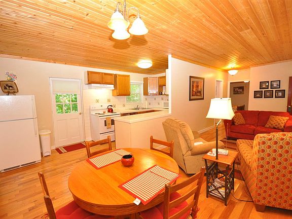 5th image of 117 Sage Ln