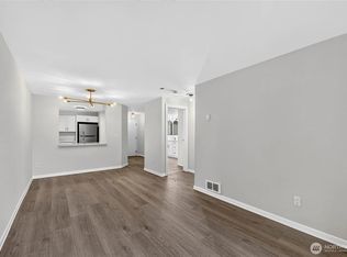 1300 W Boston St APT 13, Seattle, WA 98119