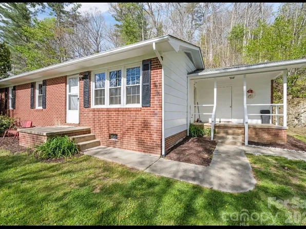 121 Dale Earnhardt Dr, Burnsville, NC 28714