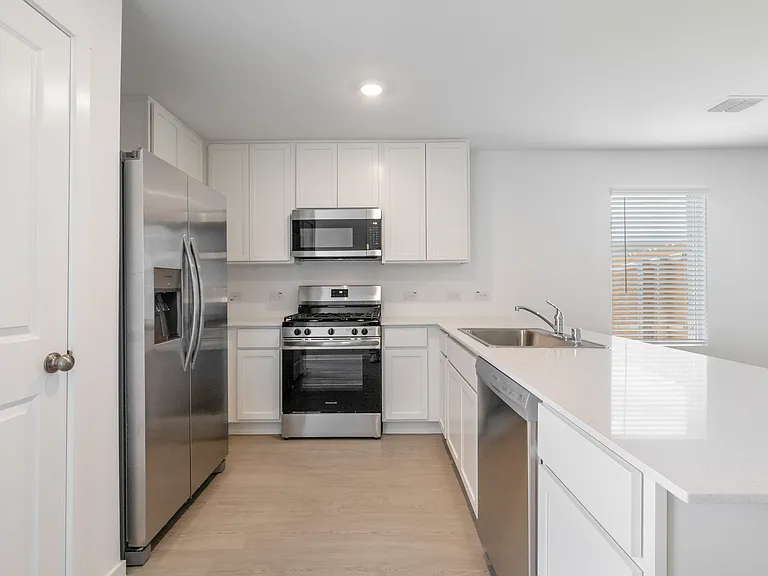 15016 Reyes Rd — Photo 8