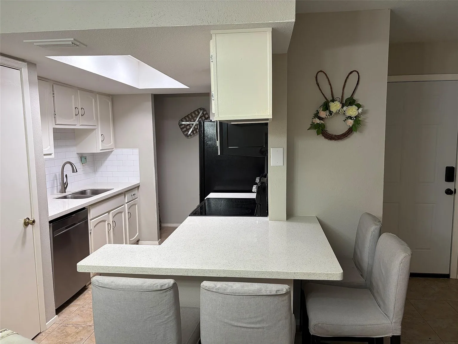 2 bed, 1.5 bath, 1098 sqft, $1,400 — Photo 4