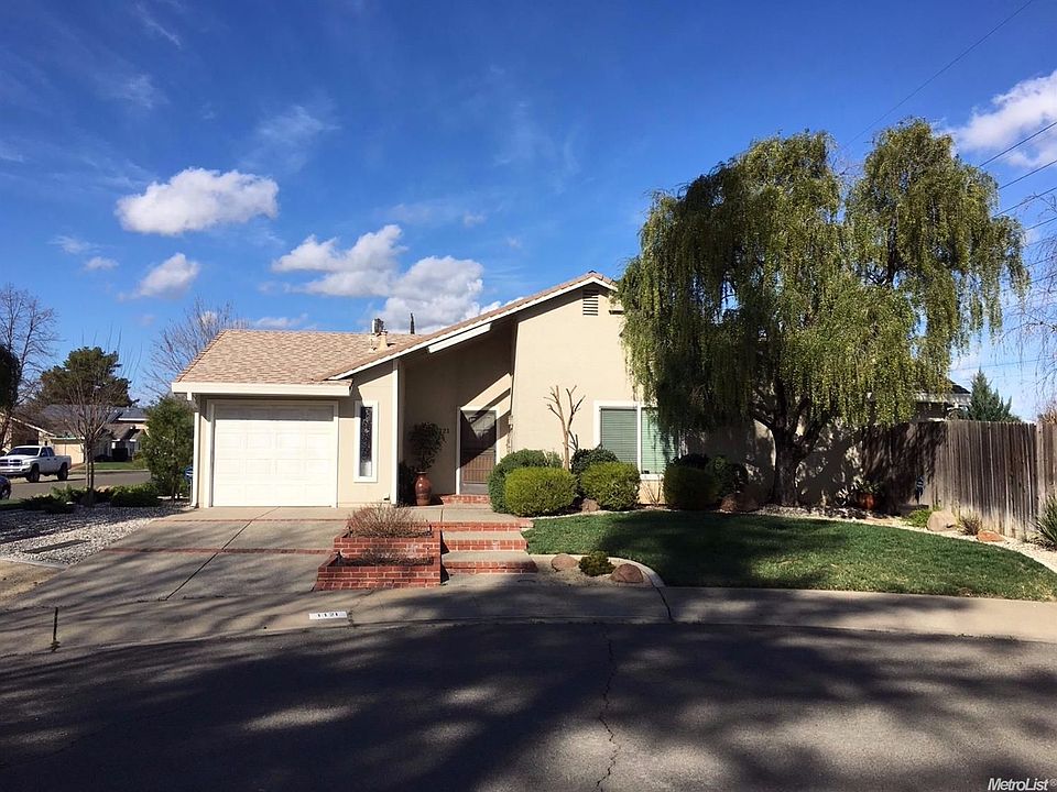 1st image of 1121 Pebblewood Dr