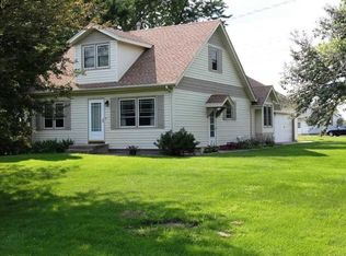 320 Valley Ridge Rd, Blue Grass, IA 52726