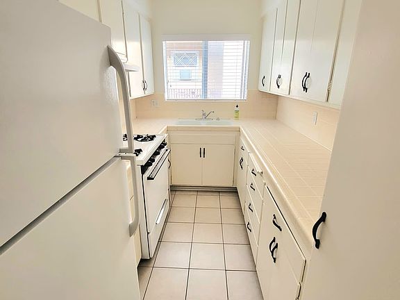 4th image of 1319 Idaho Ave #4