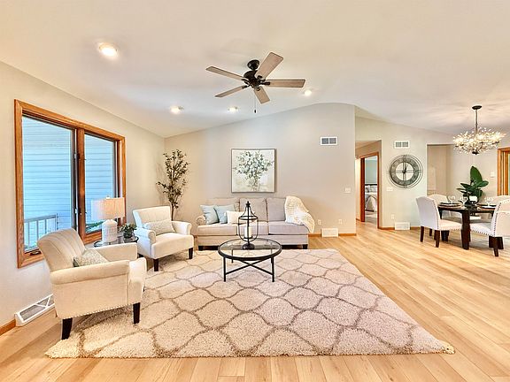 3rd image of 3423 Hemmingway Dr