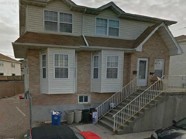 1st image of 10252 1st St