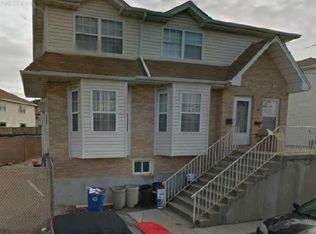 10252 1st St, Howard Beach, NY 11414
