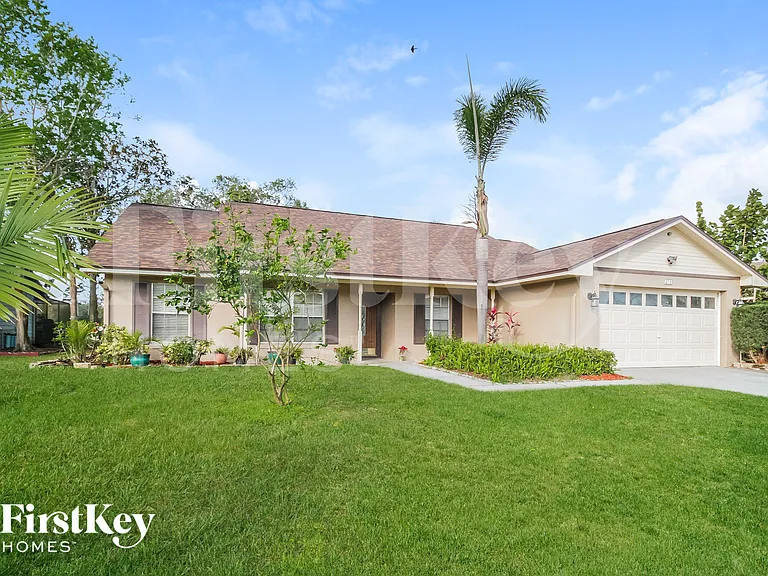 372 Fairgreen Pl — Photo 2