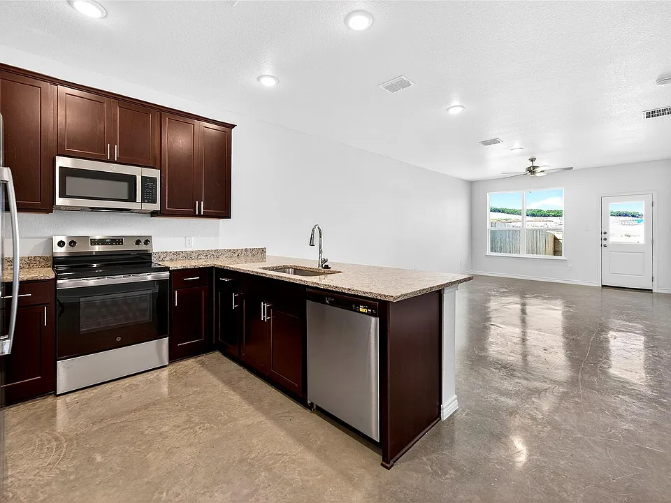 628 Pacific Crest Trl #A